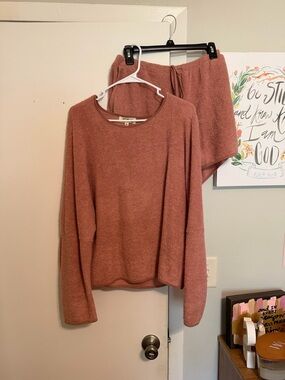Cozy Women's Long Sleeve Sweater Set in Dusty Rose